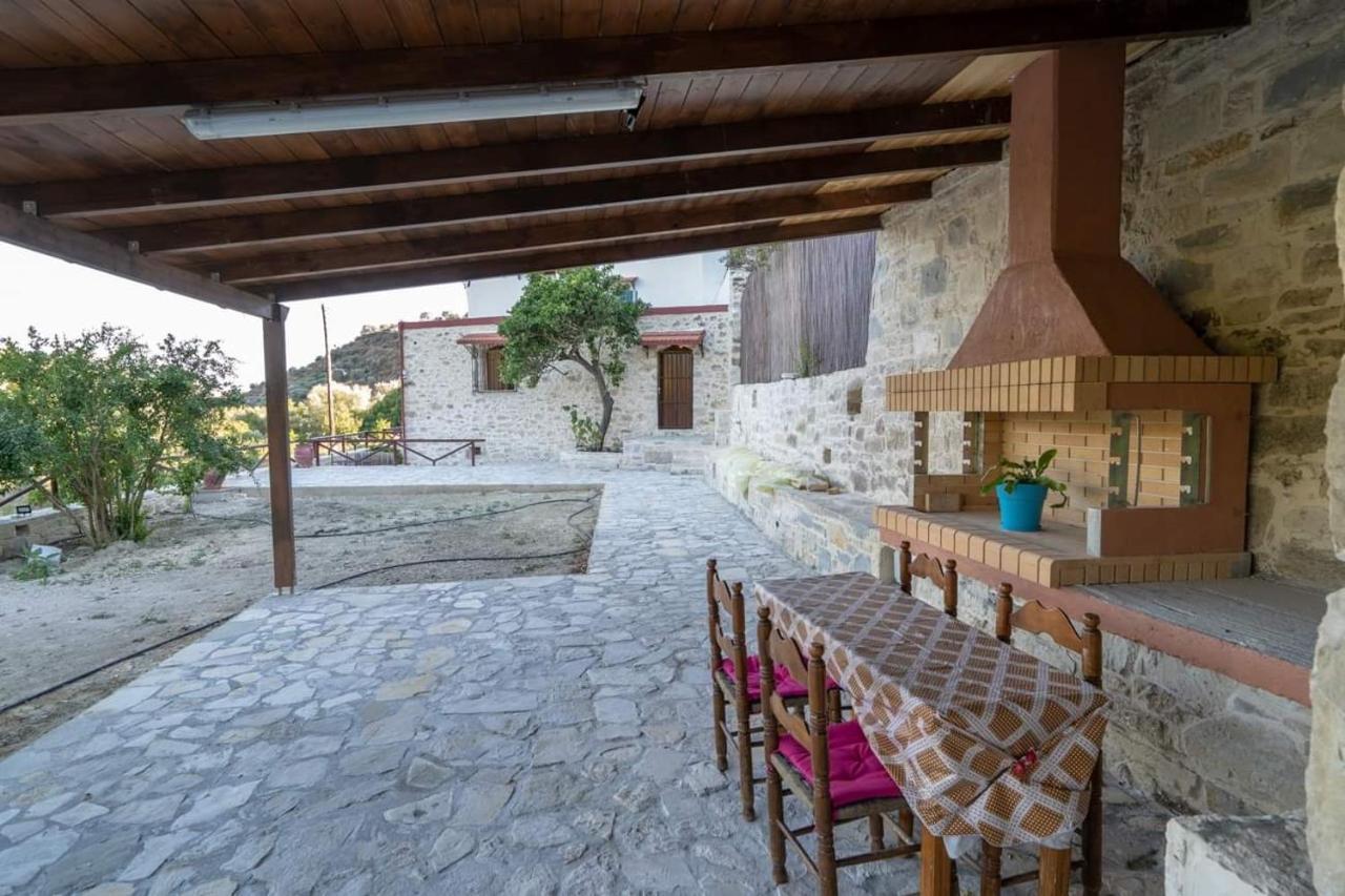 Villa Tzaniana Apomarma Exterior photo